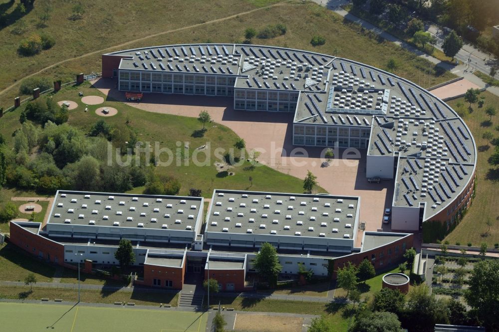 Luftaufnahme Berlin - Schulgebäude der Barnim-Oberschule in Berlin