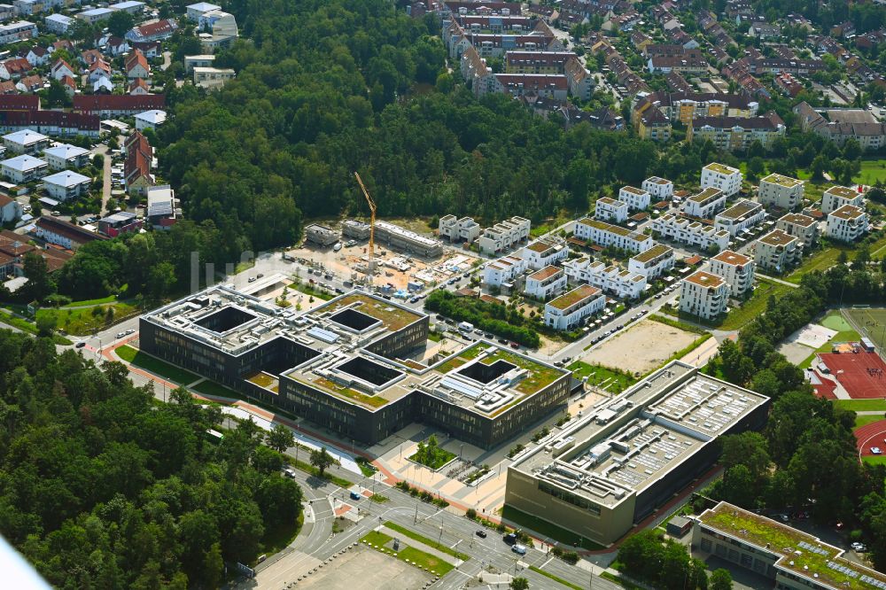 Luftaufnahme Nürnberg - Schulgebäude Bertolt-Brecht-Schule in Nürnberg im Bundesland Bayern, Deutschland