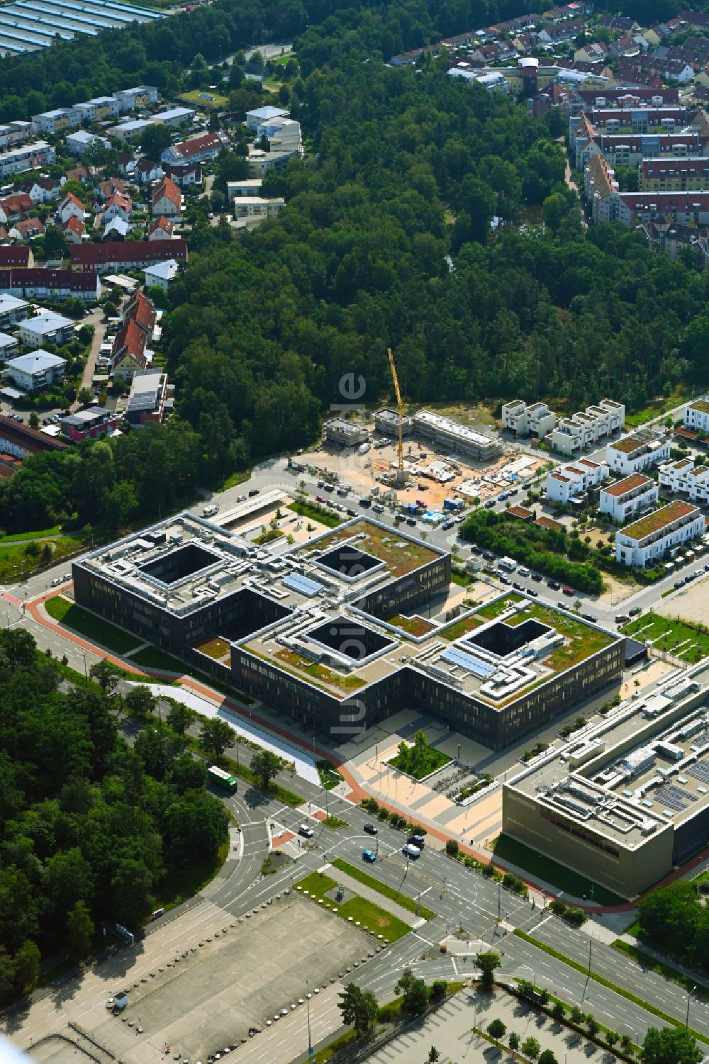 Nürnberg von oben - Schulgebäude Bertolt-Brecht-Schule in Nürnberg im Bundesland Bayern, Deutschland