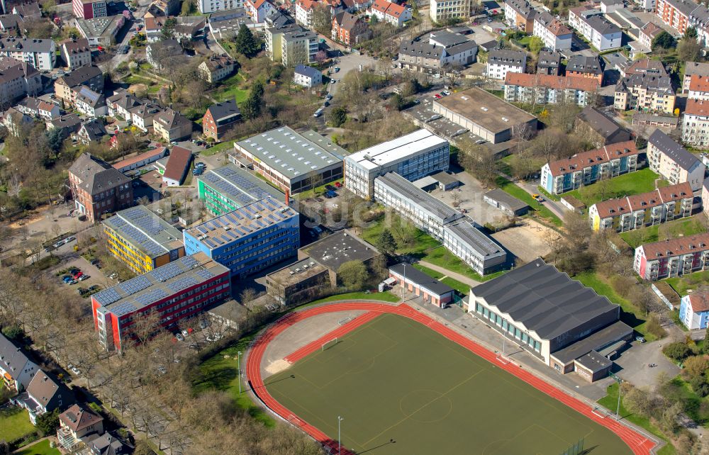 Luftaufnahme Witten - Schulgebäude des Berufskolleg Witten und der Otto-Schott-Realschule an der Husemannstraße - Am Viehmarkt in Witten im Bundesland Nordrhein-Westfalen, Deutschland