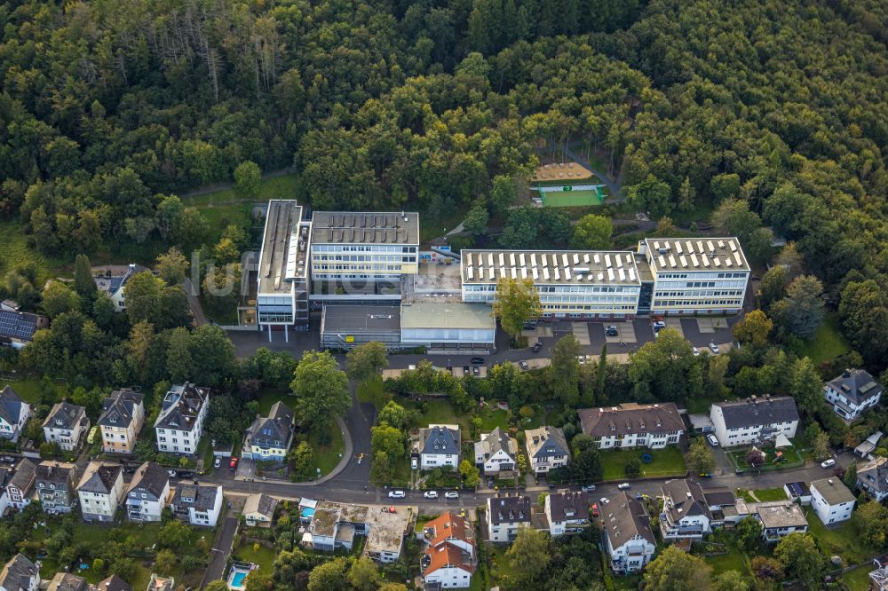 Luftbild Siegen - Schulgebäude des Berufskollegs Wirtschaft und Verwaltung in Siegen im Bundesland Nordrhein-Westfalen