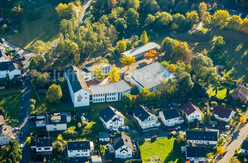 Luftaufnahme Siegen - Schulgebäude der Birlenbacher Schule in Siegen im Bundesland Nordrhein-Westfalen