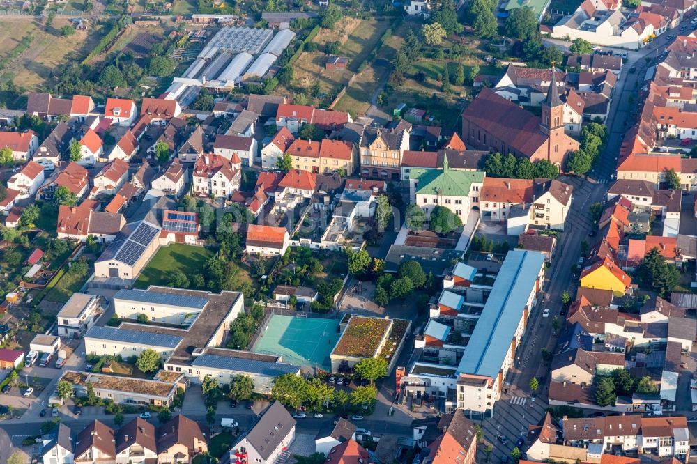 Wiesental aus der Vogelperspektive: Schulgebäude der Bolandenschule in Wiesental im Bundesland Baden-Württemberg, Deutschland