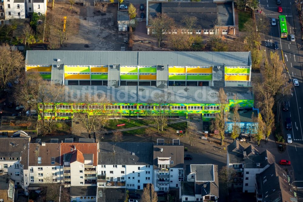 Oberhausen aus der Vogelperspektive: Schulgebäude der Brüder-Grimm-Schule an der Lothringer Straße in Oberhausen im Bundesland Nordrhein-Westfalen