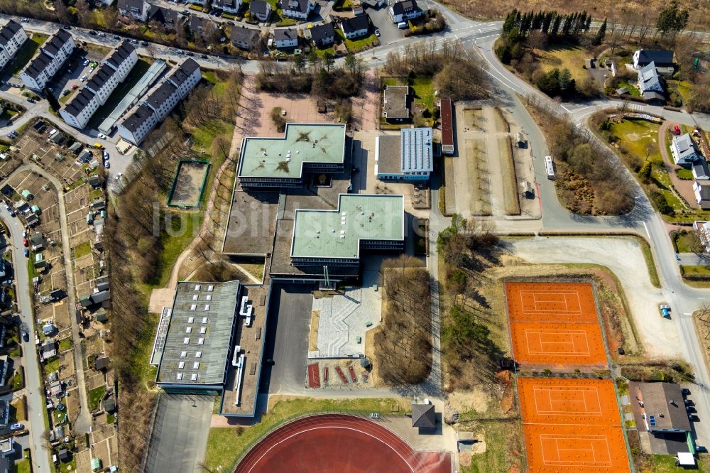 Luftbild Schmallenberg - Schulgebäude der Christine-Koch-Schule in Schmallenberg im Bundesland Nordrhein-Westfalen, Deutschland