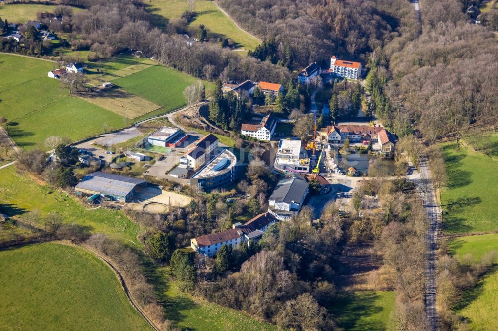 Velbert von oben - Schulgebäude der Christliche Gesamtschule Bleibergquelle an der Bleibergstraße in Velbert im Bundesland Nordrhein-Westfalen, Deutschland