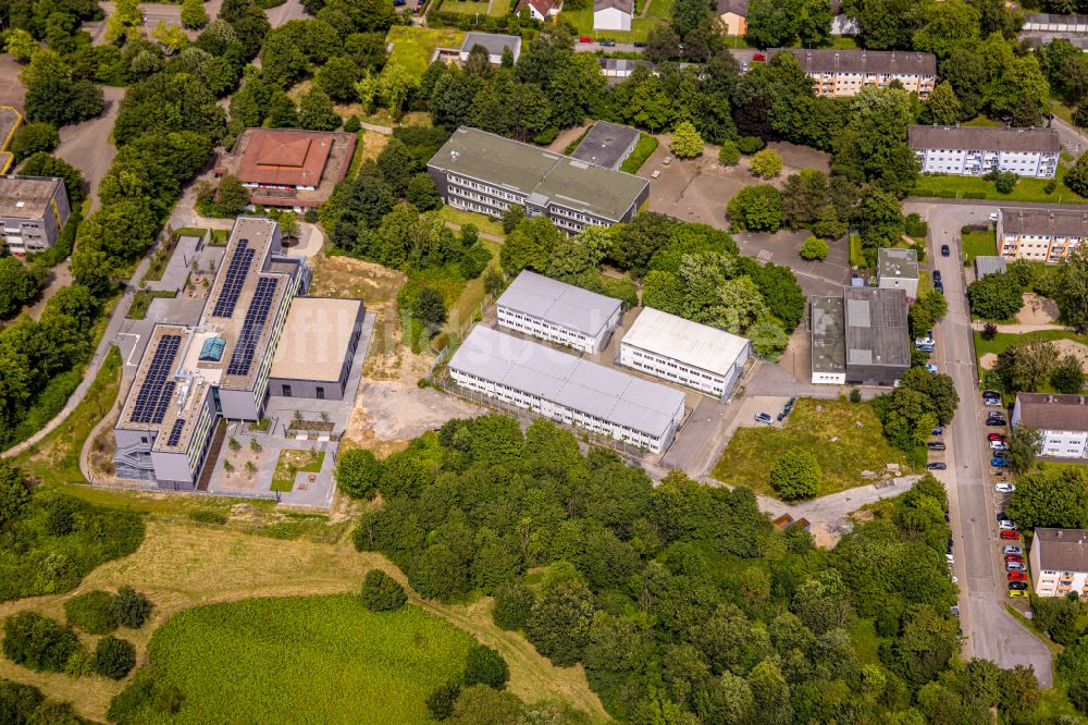 Luftbild Mülheim an der Ruhr - Schulgebäude der der Gesamtschule Saarn an der Ernst-Tommes-Straße in Mülheim an der Ruhr im Bundesland Nordrhein-Westfalen, Deutschland