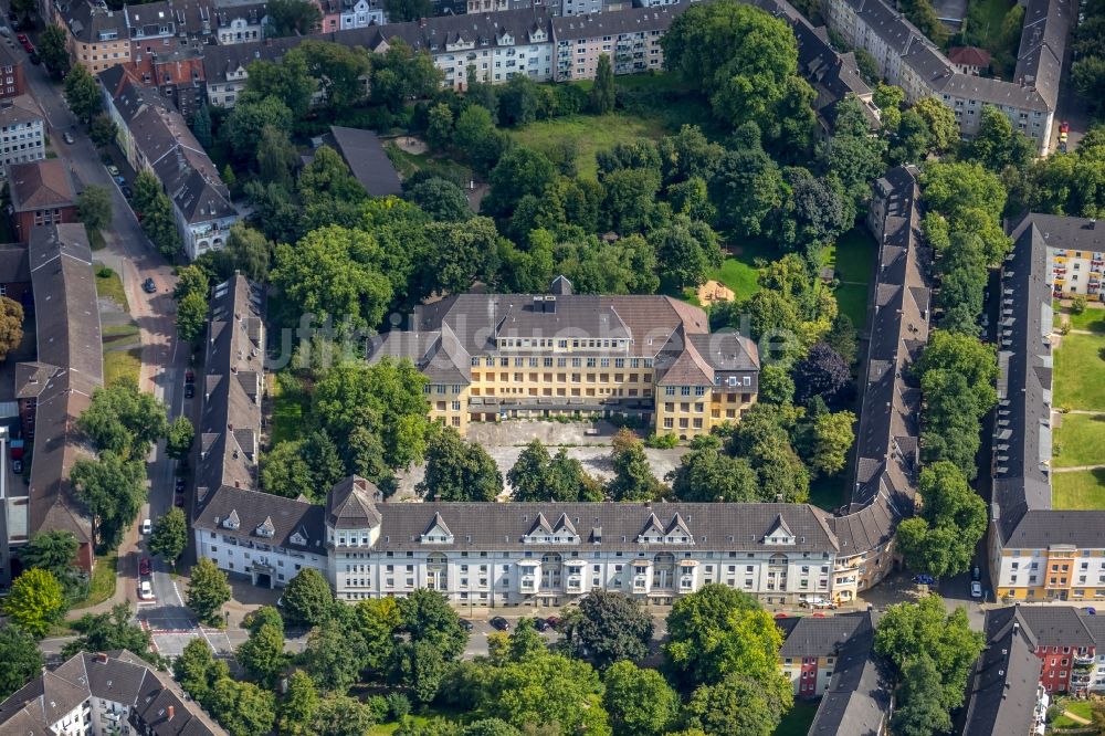 Luftbild Essen - Schulgebäude der ehemaligen Schule an der Bärendelle in Essen im Bundesland Nordrhein-Westfalen - NRW, Deutschland