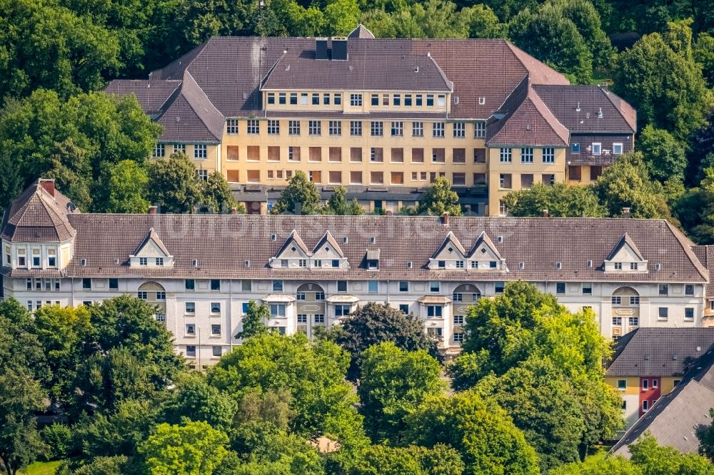 Essen von oben - Schulgebäude der ehemaligen Schule an der Bärendelle in Essen im Bundesland Nordrhein-Westfalen - NRW, Deutschland