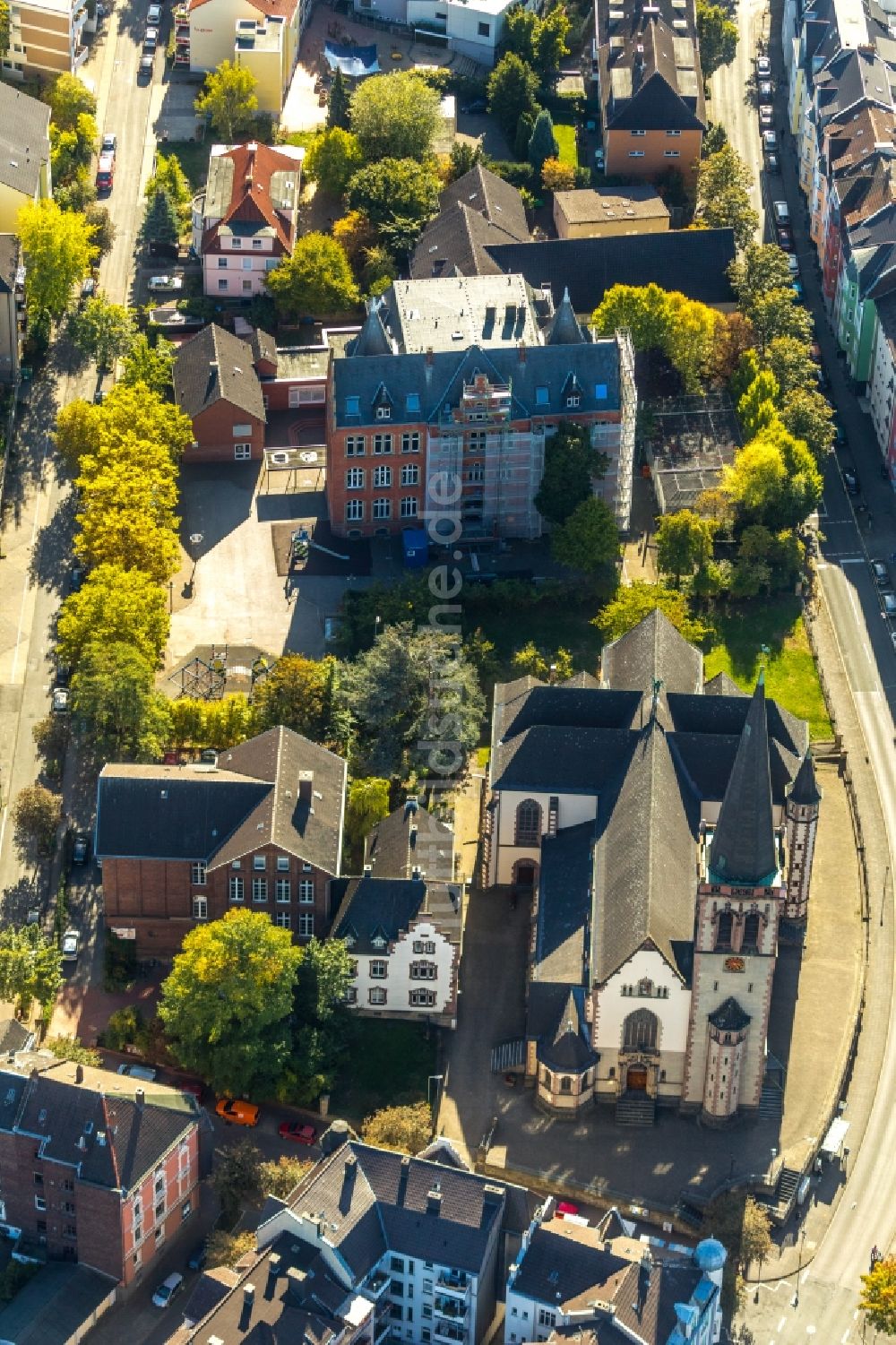 Luftaufnahme Hagen - Schulgebäude der Emil-Schumacher-Schule in Hagen im Bundesland Nordrhein-Westfalen, Deutschland