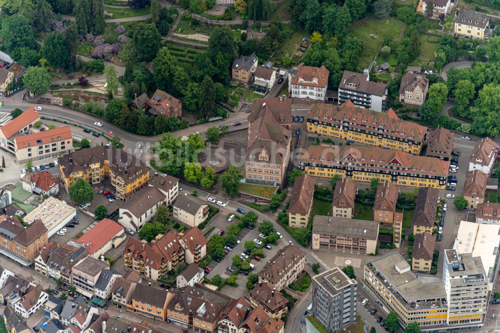 Schramberg von oben - Schulgebäude Erhard-Junghans-Schule Schramberg in Schramberg im Bundesland Baden-Württemberg, Deutschland