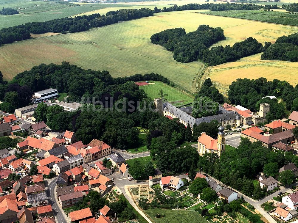 Gaibach aus der Vogelperspektive: Schulgebäude des Franken- Landschulheimes im Schloss Gaibach im Bundesland Bayern, Deutschland