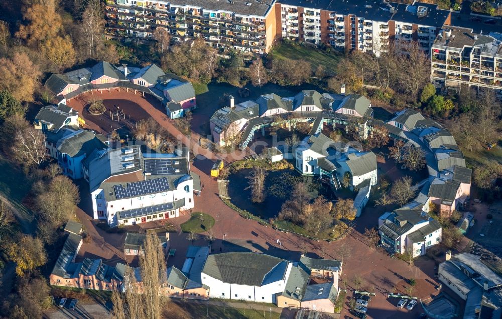 Luftbild Düsseldorf - Schulgebäude der Freie Waldorfschule Düsseldorf e.V. im Ortsteil Stadtbezirk 7 in Düsseldorf im Bundesland Nordrhein-Westfalen