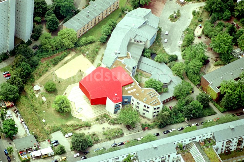 Luftaufnahme Berlin - Schulgebäude Freie Waldorfschule Kreuzberg e. V. in Berlin, Deutschland