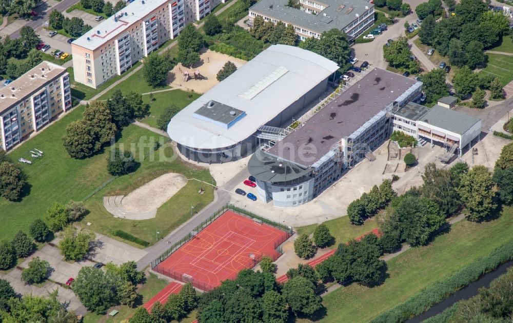 Senftenberg aus der Vogelperspektive: Schulgebäude des Friedrich-Engels-Gymnasium in Senftenberg im Bundesland Brandenburg