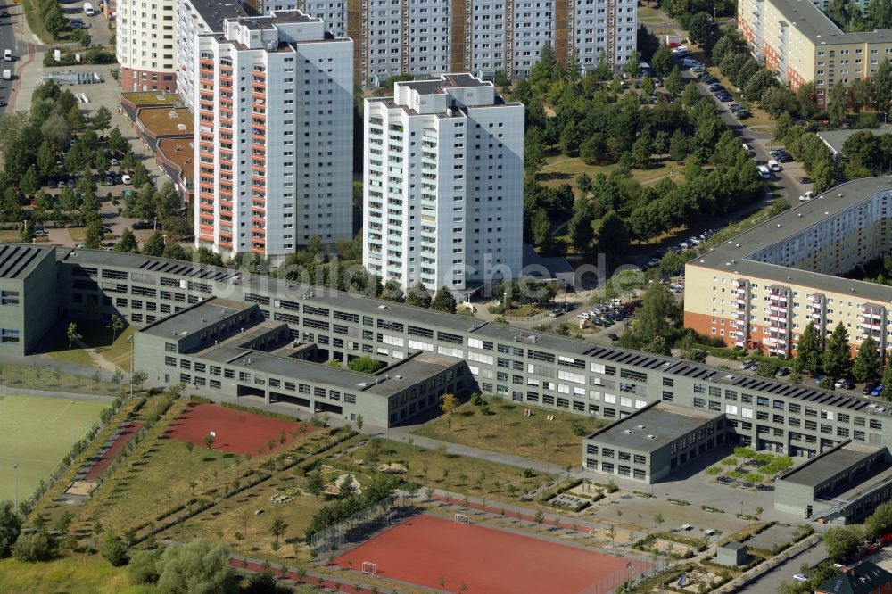 Berlin aus der Vogelperspektive: Schulgebäude der Fritz-Reuter-Oberschule in Berlin