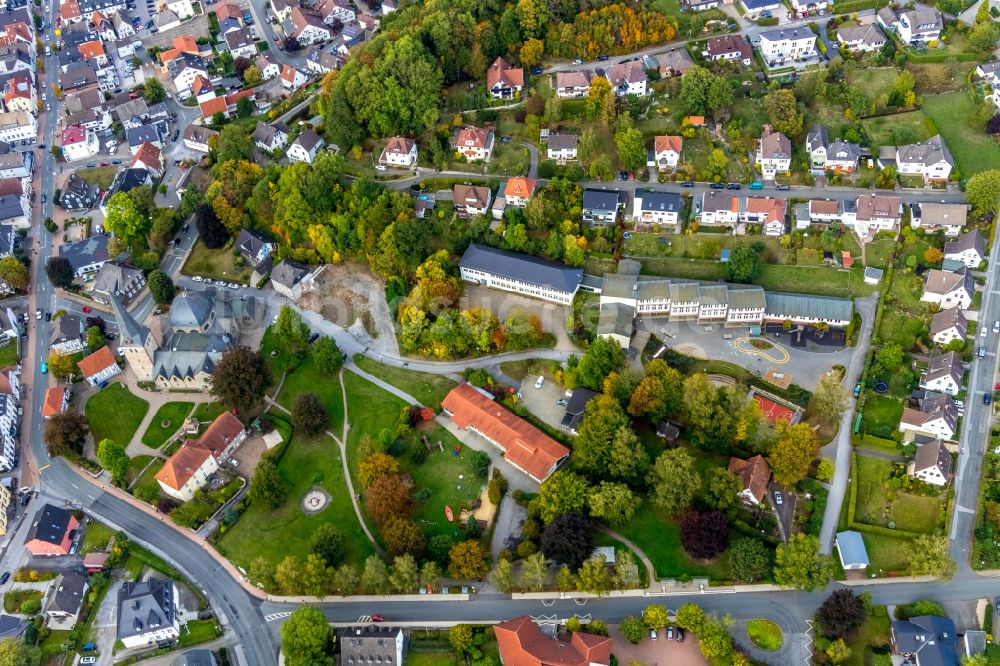 Luftbild Balve - Schulgebäude Gemeinschaftsgrundschule St. Johannes in Balve im Bundesland Nordrhein-Westfalen, Deutschland