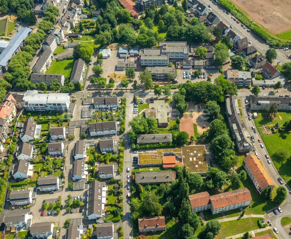 Luftbild Bochum - Schulgebäude der Gemeinschaftsgrundschule Wattenscheid-West im Ortsteil Wattenscheid in Bochum im Bundesland Nordrhein-Westfalen, Deutschland