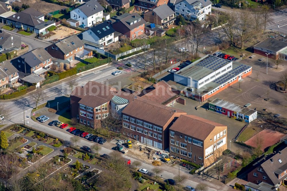 Luftbild Bottrop - Schulgebäude der Gemeinschaftshauptschule Kirchellen in Bottrop im Bundesland Nordrhein- Westfalen