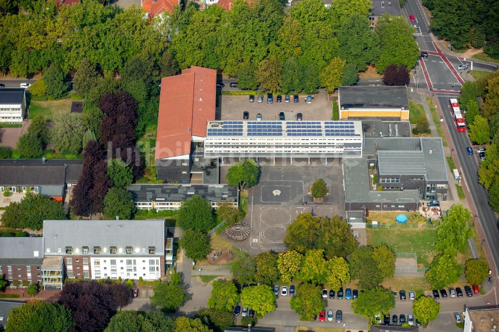 Wesel von oben - Schulgebäude der Gemeinschaftshauptschule Martini in Wesel im Bundesland Nordrhein-Westfalen