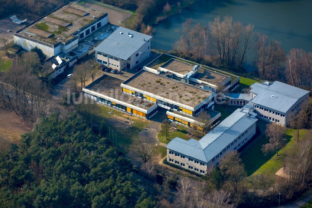 Isselburg von oben - Schulgebäude der Gemeinschaftshauptschule Verbundschule im Norden von Isselburg im Bundesland Nordrhein-Westfalen