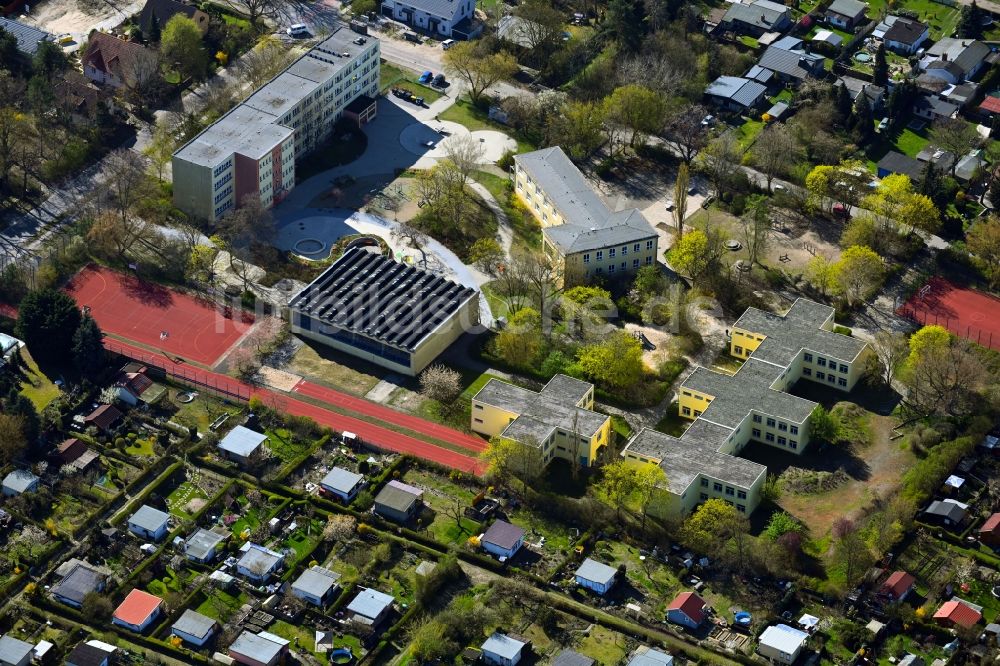 Luftaufnahme Berlin - Schulgebäude der Georg-Klingenberg-Schule in Berlin