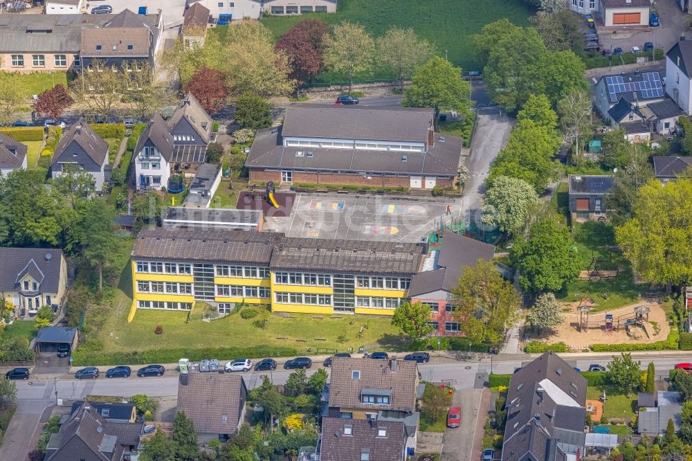 Luftaufnahme Heiligenhaus - Schulgebäude Gerhard-Tersteegen-Schule im Ortsteil Hetterscheidt in Heiligenhaus im Bundesland Nordrhein-Westfalen, Deutschland