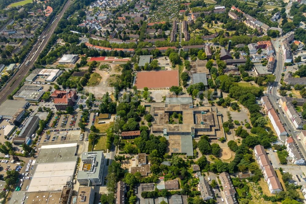 Luftaufnahme Essen - Schulgebäude der Gesamtschule Bockmühle in Essen im Bundesland Nordrhein-Westfalen - NRW, Deutschland