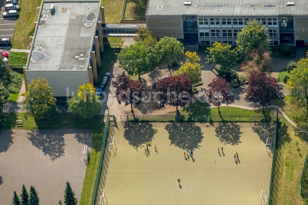 Dortmund von oben - Schulgebäude der Gesamtschule Brünninghausen in Dortmund im Bundesland Nordrhein-Westfalen, Deutschland