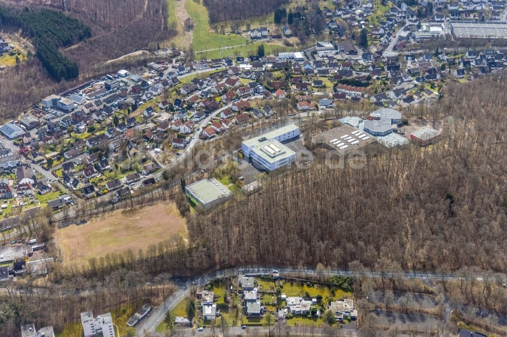 Luftaufnahme Siegen - Schulgebäude Gesamtschule Auf dem Schießberg und Realschule Am Schießberg im Ortsteil Geisweid in Siegen im Bundesland Nordrhein-Westfalen, Deutschland