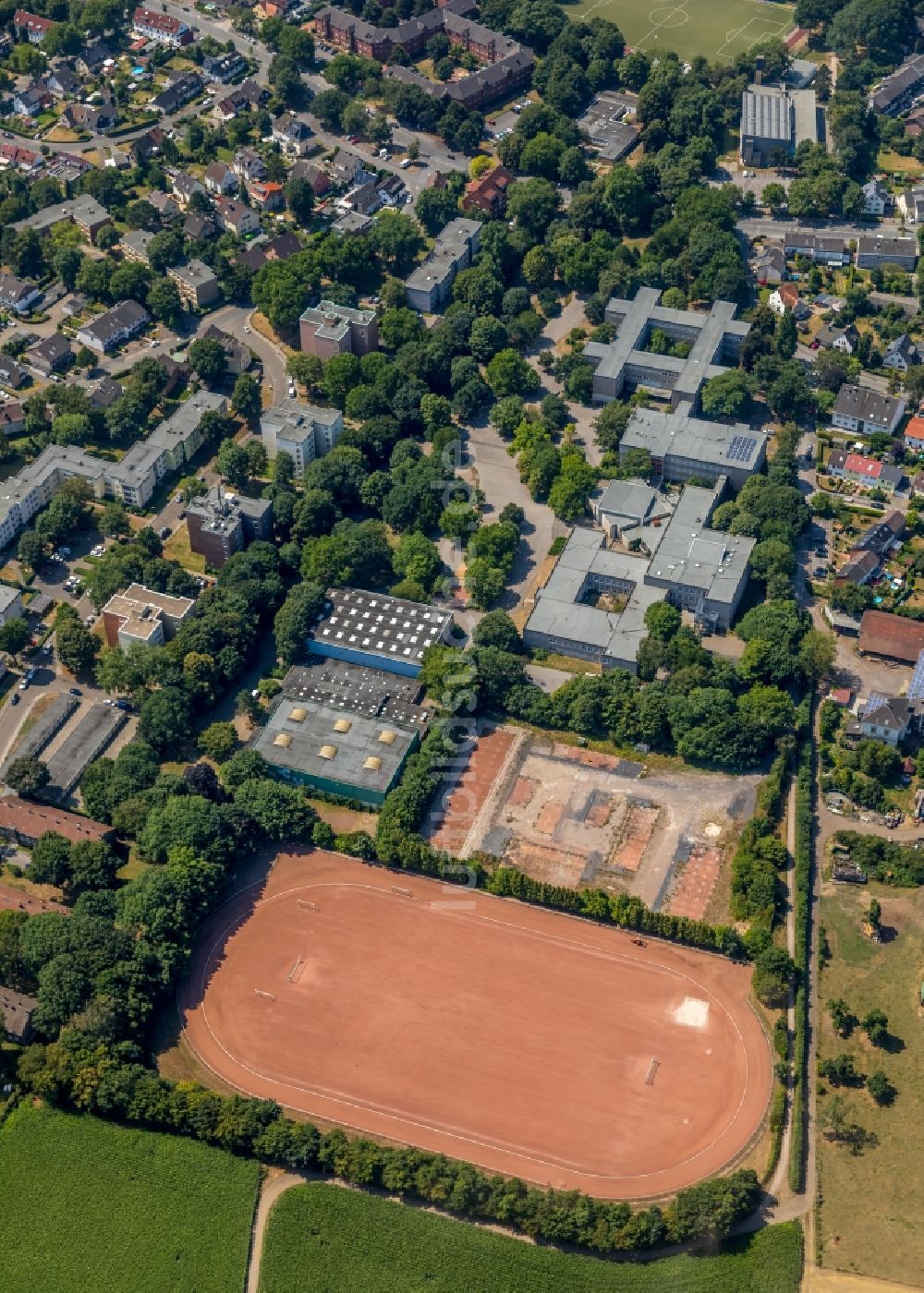 Dortmund von oben - Schulgebäude der Geschwister Scholl Gesamtschule in Dortmund im Bundesland Nordrhein-Westfalen, Deutschland