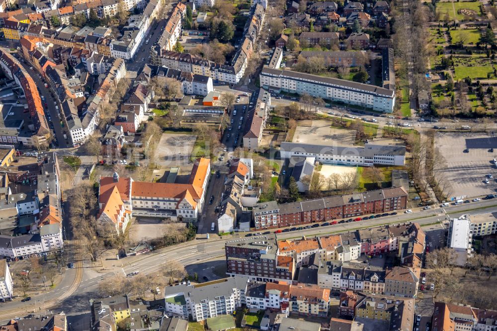 Gelsenkirchen von oben - Schulgebäude Grillo-Gymnasium in Gelsenkirchen im Bundesland Nordrhein-Westfalen, Deutschland