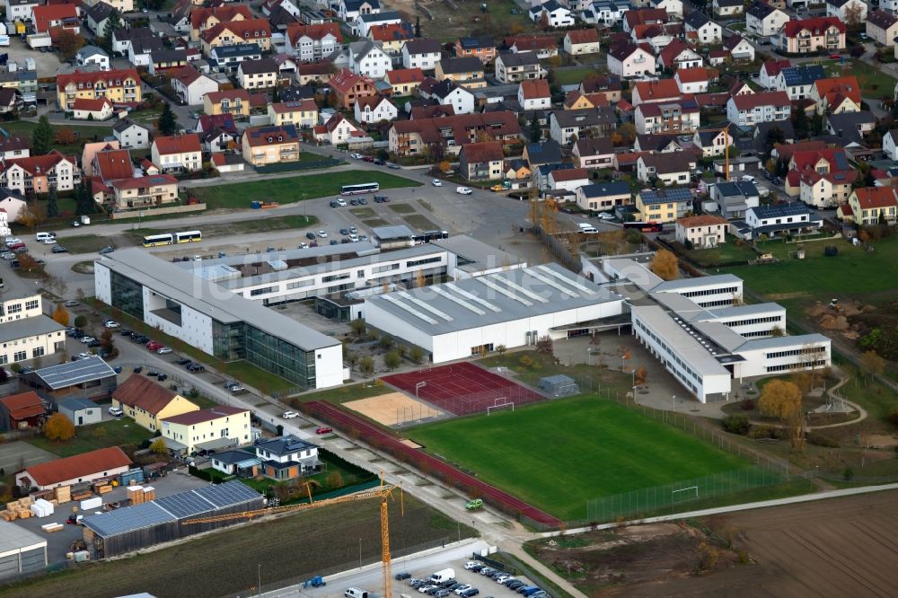 Beilngries aus der Vogelperspektive: Schulgebäude der Grundschule Beilngries in Beilngries im Bundesland Bayern, Deutschland