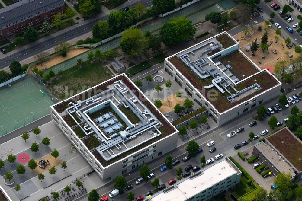 Luftbild Potsdam - Schulgebäude der Grundschule im Bornstedter Feld an der Jakob-von-Gundling-Straße in Potsdam im Bundesland Brandenburg, Deutschland