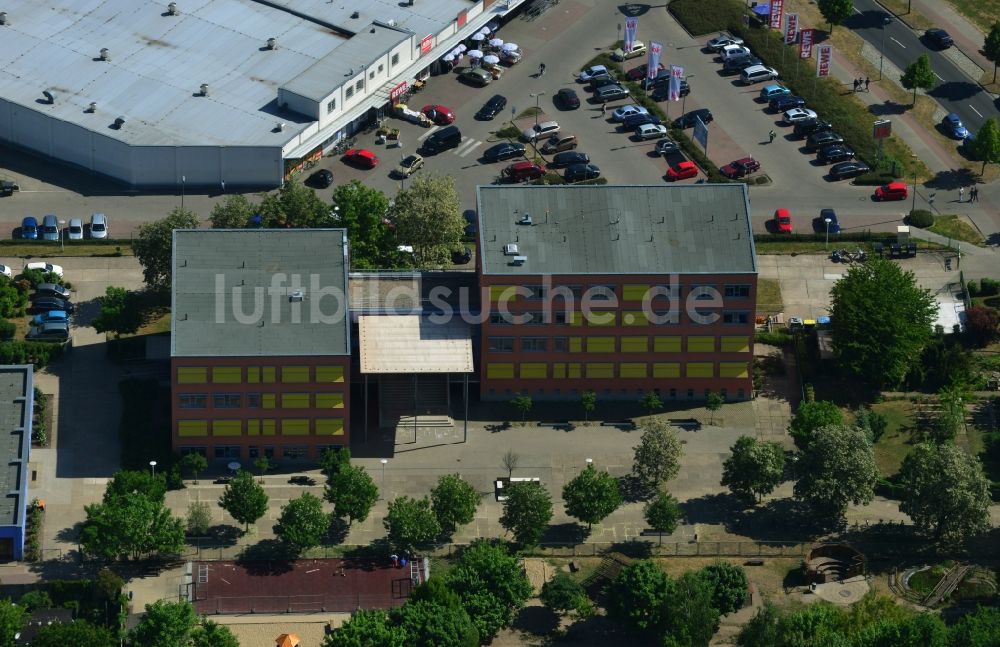 Magdeburg von oben - Schulgebäude der Grundschule Am Brückfeld in Magdeburg im Bundesland Sachsen-Anhalt