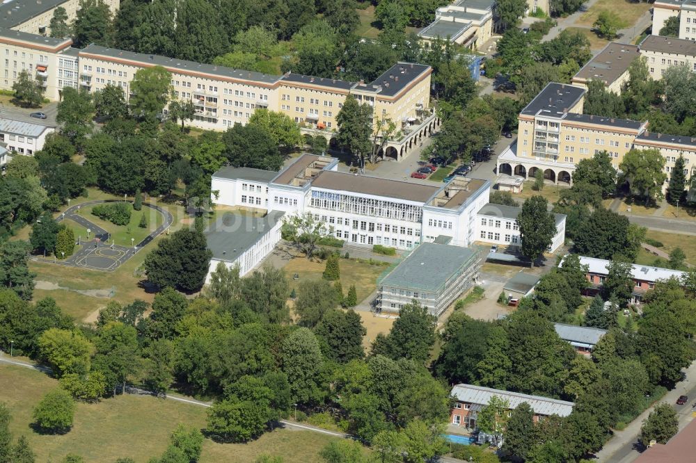 Luftbild Eisenhüttenstadt - Schulgebäude der Grundschule 2 in Eisenhüttenstadt im Bundesland Brandenburg