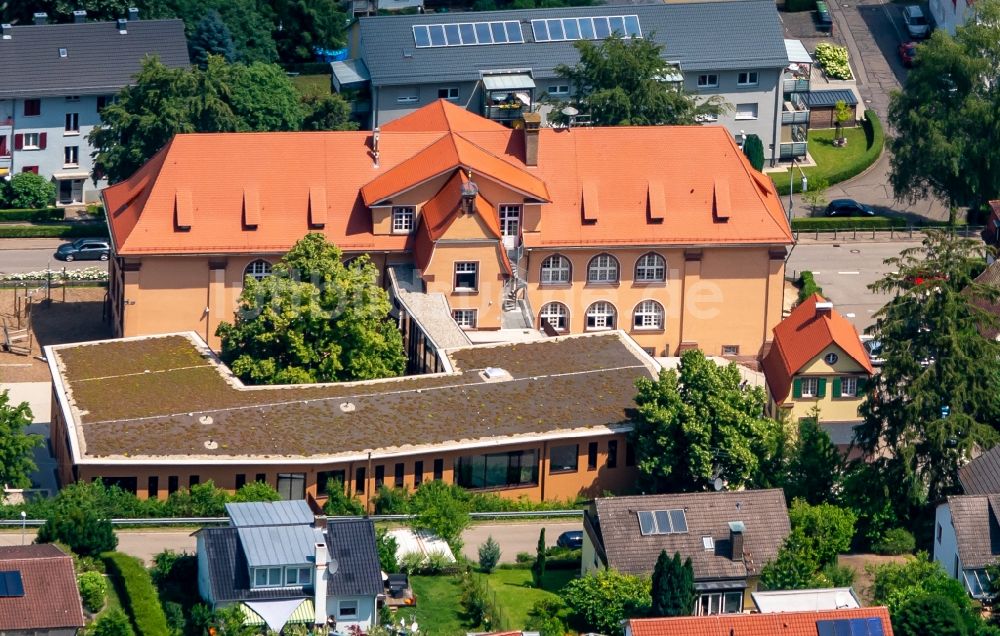 Luftaufnahme Ettenheim - Schulgebäude der Grundschule Ettenheim in Ettenheim im Bundesland Baden-Württemberg, Deutschland