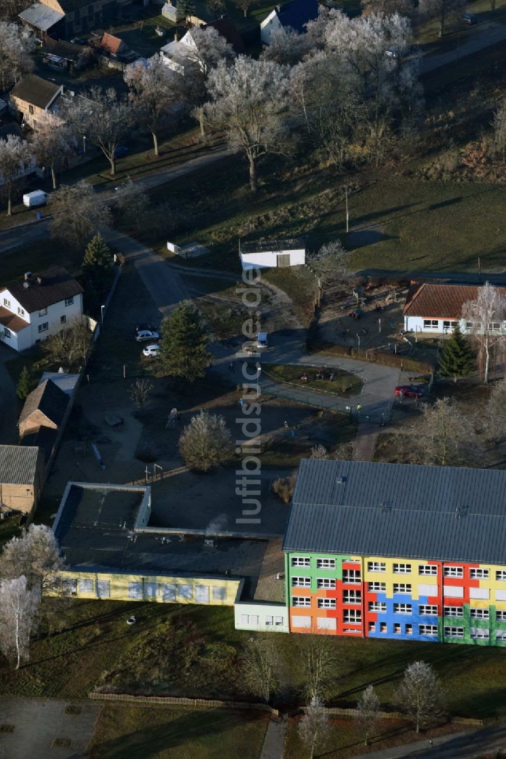 Luftbild Glienick - Schulgebäude der Grundschule Glienick Am Sportplatz in Glienick im Bundesland Brandenburg