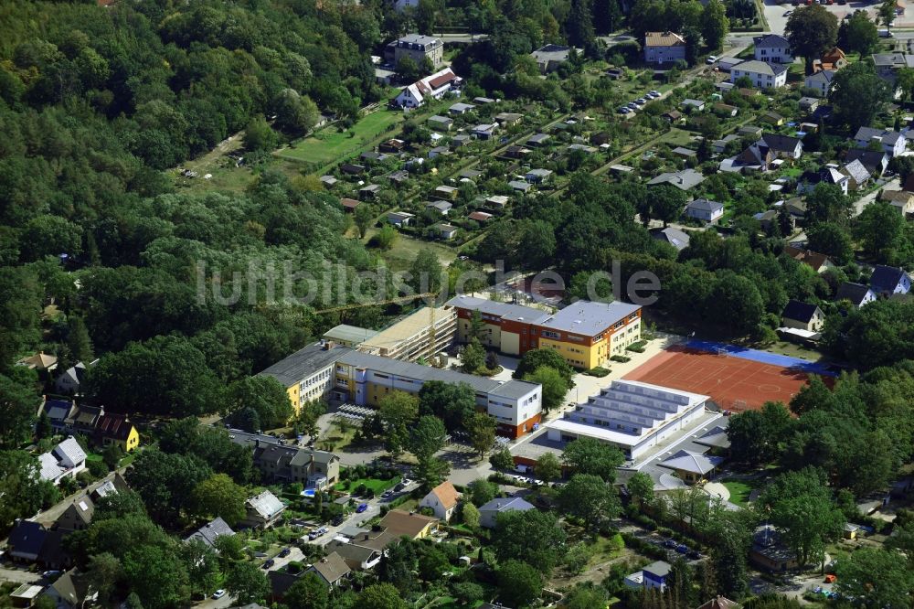 Luftbild Stahnsdorf - Schulgebäude der Grundschule Heinrich Zille in Stahnsdorf im Bundesland Brandenburg, Deutschland