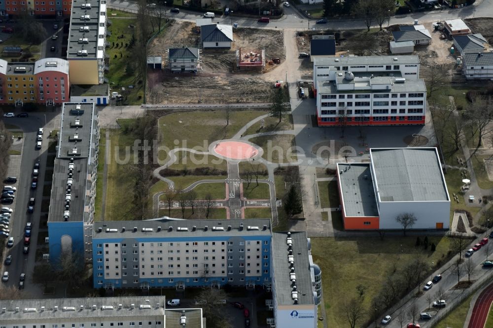 Luftaufnahme Magdeburg - Schulgebäude der Grundschule Am Kannenstieg an der Pablo-Picasso-Straße im Ortsteil Kannenstieg in Magdeburg im Bundesland Sachsen-Anhalt