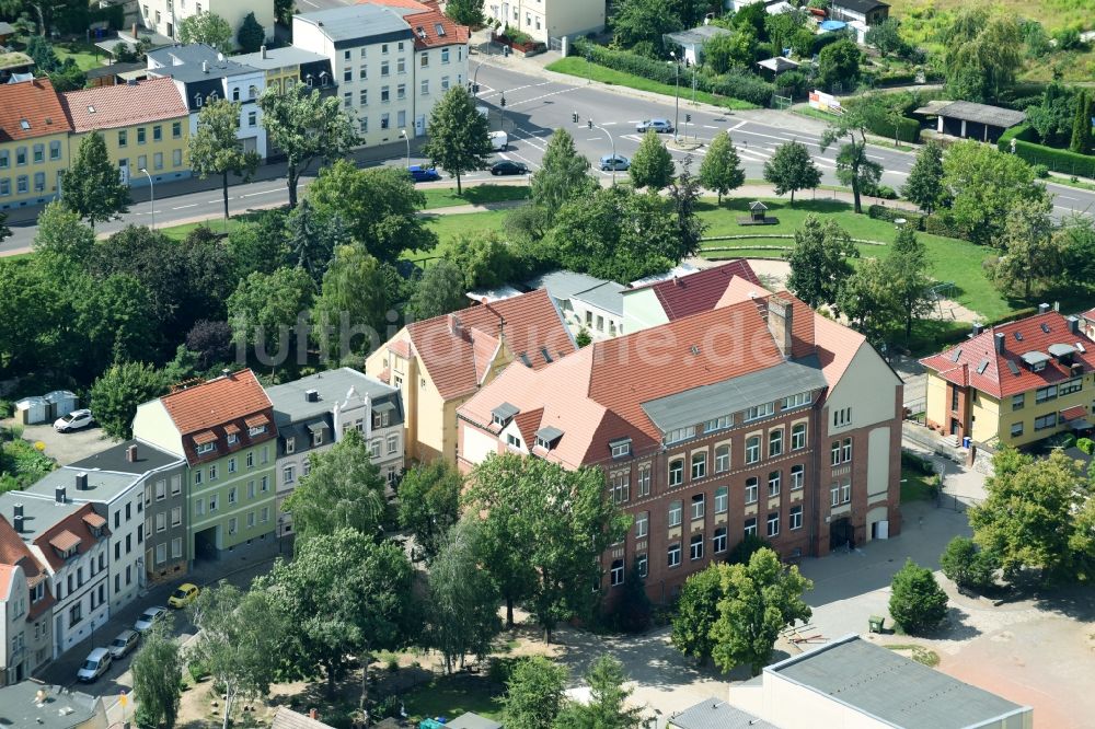 Luftbild Schönebeck (Elbe) - Schulgebäude der Grundschule Ludwig Schneider in Schönebeck (Elbe) im Bundesland Sachsen-Anhalt, Deutschland