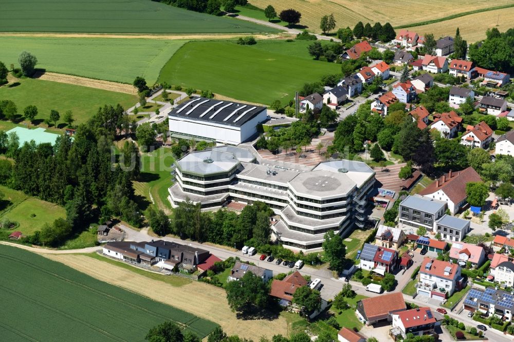 Luftaufnahme Markt Indersdorf - Schulgebäude der Grundschule Markt Indersdorf und der Mittelschule Markt Indersdorf in Markt Indersdorf im Bundesland Bayern, Deutschland