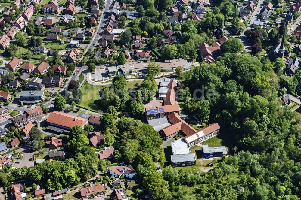 Stade von oben - Schulgebäude der Grundschule Pestalozzi in Stade im Bundesland Niedersachsen, Deutschland