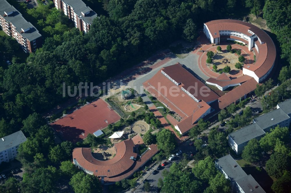 Luftaufnahme Berlin - Schulgebäude der Grundschule am Rohrgarten in Berlin