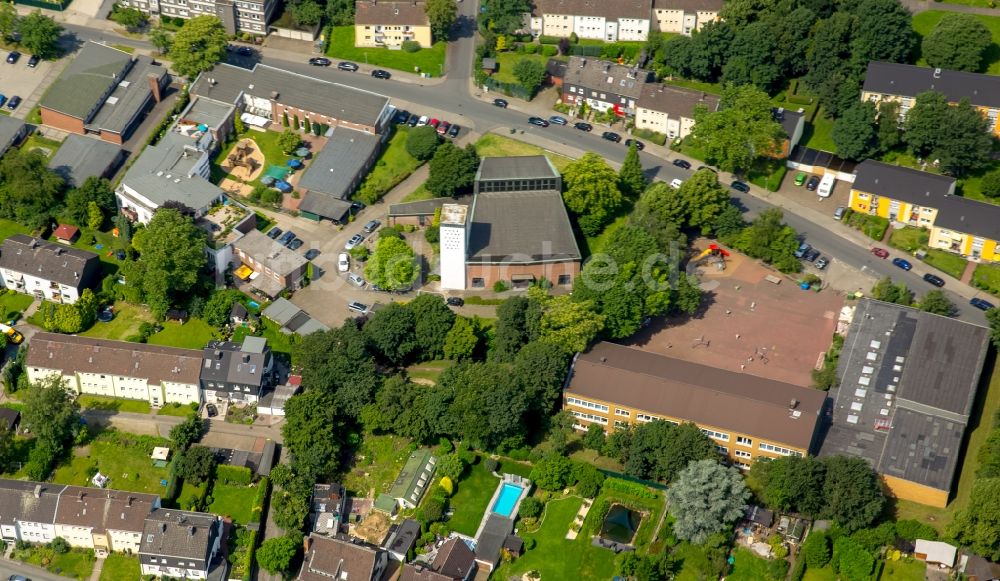 Luftaufnahme Oberhausen - Schulgebäude der Grundschule Schule am Froschenteich in Oberhausen im Bundesland Nordrhein-Westfalen