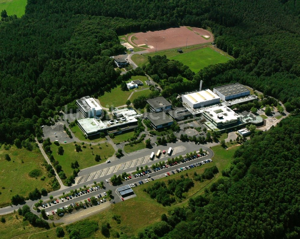 Luftaufnahme Weierbach - Schulgebäude Göttenbach-Gymnasium , Grundschule Auf der Bein und Idar-Oberstein Sprachheilschule in Weierbach im Bundesland Rheinland-Pfalz, Deutschland