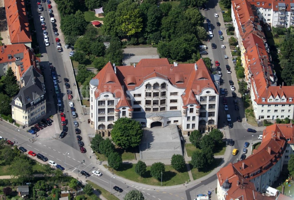 Erfurt aus der Vogelperspektive: Schulgebäude des Gutenberggymnasium am Gutenbergplatz im Ortsteil Andreasvorstadt in Erfurt im Bundesland Thüringen, Deutschland