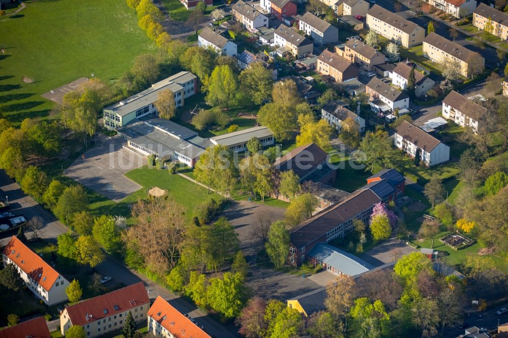 Hamm von oben - Schulgebäude der Gutenbergschule im Stadtteil Hamm-Heessen von Hamm im Bundesland Nordrhein-Westfalen