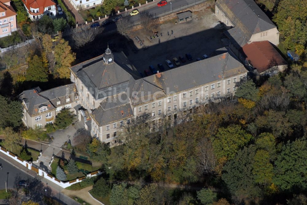 Luftaufnahme Borna - Schulgebäude des Gymnasium Am Breiten Teich in Borna im Bundesland Sachsen, Deutschland