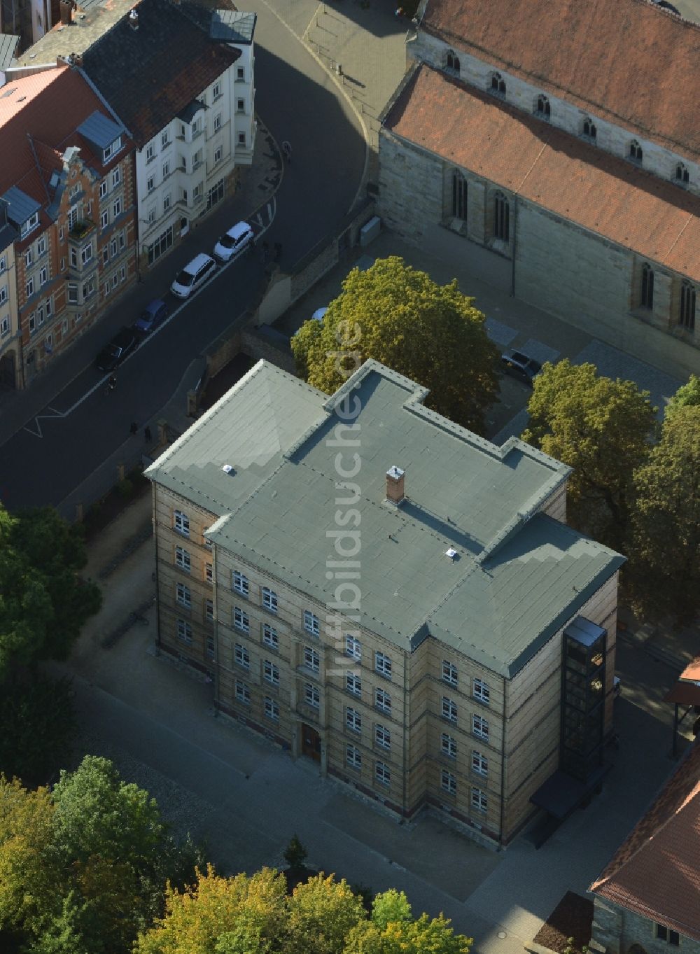 Erfurt von oben - Schulgebäude des Gymnasium Evangelisches Ratsgymnasium an der Meister-Eckehart-Straße in Erfurt im Bundesland Thüringen